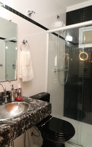 Casa à venda com 688m², 4 quartos e 5 vagasBanheiro