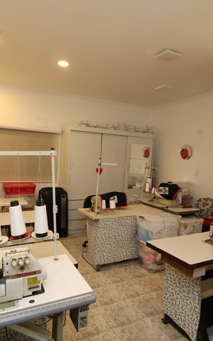 Casa à venda com 688m², 4 quartos e 5 vagasSalão