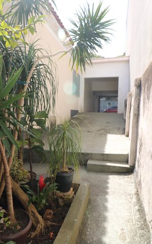 Casa à venda com 688m², 4 quartos e 5 vagasÁrea Externa