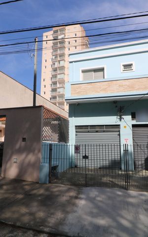 Casa à venda com 688m², 4 quartos e 5 vagasFachada