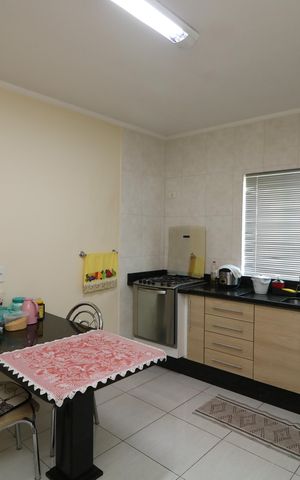 Casa à venda com 688m², 4 quartos e 5 vagasCozinha C2