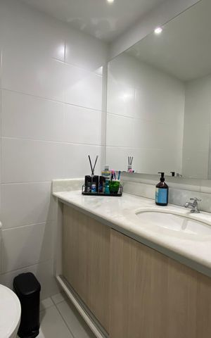 Apartamento à venda com 77m², 3 quartos e 1 vaga Apartamento à venda com 77m², 3 quartos e 1 vagaBanheiro