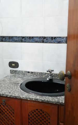 Casa à venda com 267m², 4 quartos e 3 vagasBanheiro Social