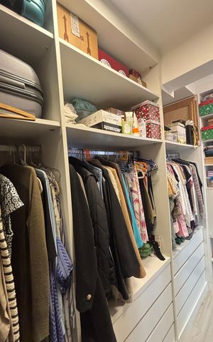 Casa à venda com 160m², 4 quartos e 3 vagas Casa à venda com 160m², 4 quartos e 3 vagasCloset da suíte 1