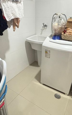 Casa à venda com 160m², 4 quartos e 3 vagas Casa à venda com 160m², 4 quartos e 3 vagasÁrea de Serviço