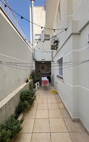 Casa à venda com 160m², 4 quartos e 3 vagas Casa à venda com 160m², 4 quartos e 3 vagasQuintal