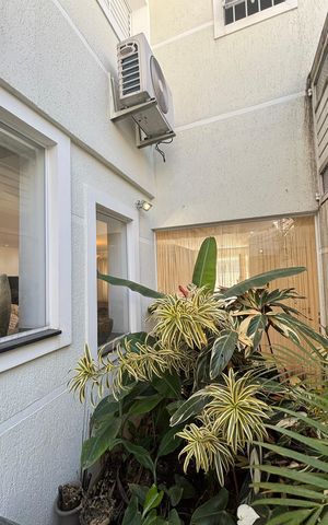 Casa à venda com 160m², 4 quartos e 3 vagas Casa à venda com 160m², 4 quartos e 3 vagasQuintal