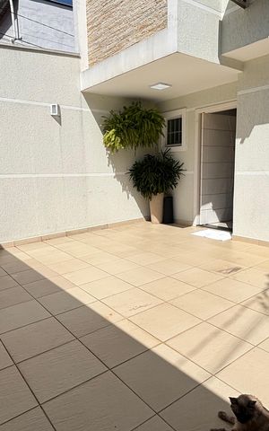 Casa à venda com 160m², 4 quartos e 3 vagas Casa à venda com 160m², 4 quartos e 3 vagasGaragem