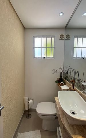 Casa à venda com 160m², 4 quartos e 3 vagas Casa à venda com 160m², 4 quartos e 3 vagasLavabo