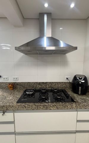 Casa à venda com 160m², 4 quartos e 3 vagas Casa à venda com 160m², 4 quartos e 3 vagasCozinha