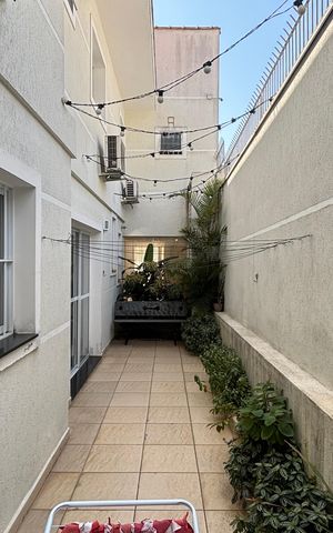 Casa à venda com 160m², 4 quartos e 3 vagas Casa à venda com 160m², 4 quartos e 3 vagasQuintal