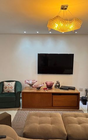 Casa à venda com 160m², 4 quartos e 3 vagas Casa à venda com 160m², 4 quartos e 3 vagasSala