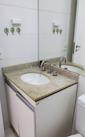 Apartamento para alugar com 120m², 2 quartos e 2 vagas Apartamento para alugar com 120m², 2 quartos e 2 vagasBanheiro da Suíte 1