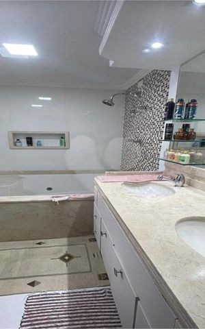 Apartamento à venda com 238m², 4 quartos e 2 vagas