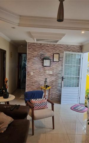 Casa à venda com 146m², 2 quartos e 3 vagas