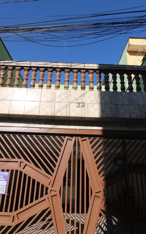 Casa à venda com 140m², 2 quartos e 2 vagasFachada