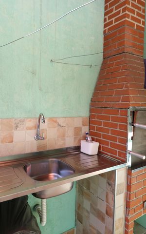 Casa à venda com 140m², 2 quartos e 2 vagasÁrea comum - Churrasqueira