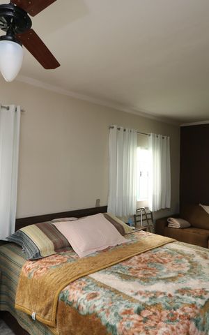 Casa à venda com 140m², 2 quartos e 2 vagasSuíte