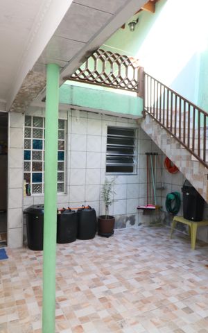 Casa à venda com 140m², 2 quartos e 2 vagasQuintal