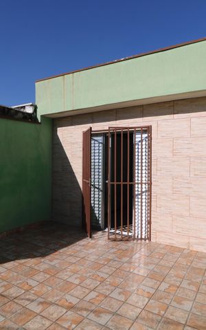 Casa à venda com 140m², 2 quartos e 2 vagasVaranda do Quarto