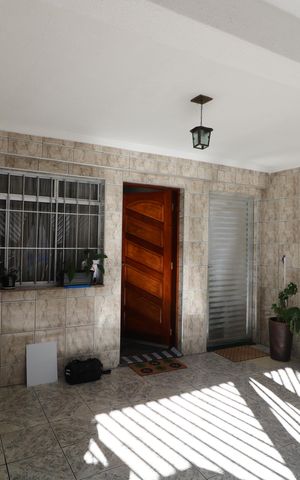 Casa à venda com 140m², 2 quartos e 2 vagasGaragem