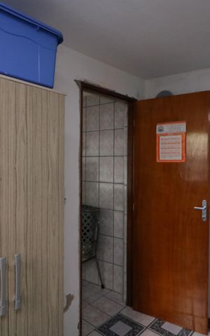 Casa à venda com 140m², 2 quartos e 2 vagasQuarto de Serviço
