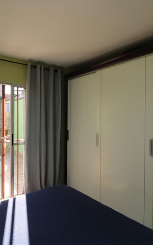 Casa à venda com 140m², 2 quartos e 2 vagasQuarto