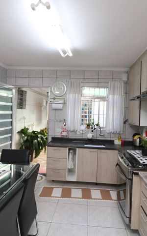 Casa à venda com 140m², 2 quartos e 2 vagasCozinha