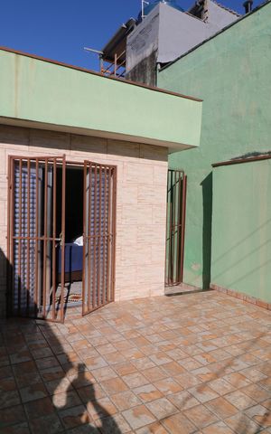 Casa à venda com 140m², 2 quartos e 2 vagasVaranda do Quarto