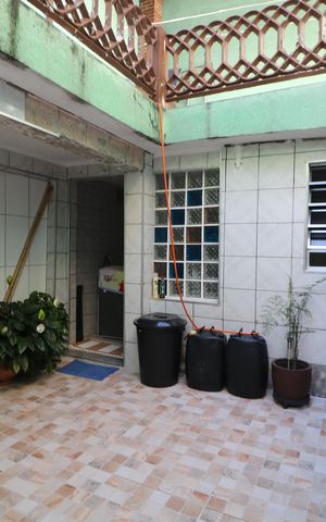 Casa à venda com 140m², 2 quartos e 2 vagasQuintal