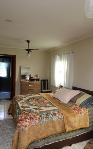 Casa à venda com 140m², 2 quartos e 2 vagasSuíte