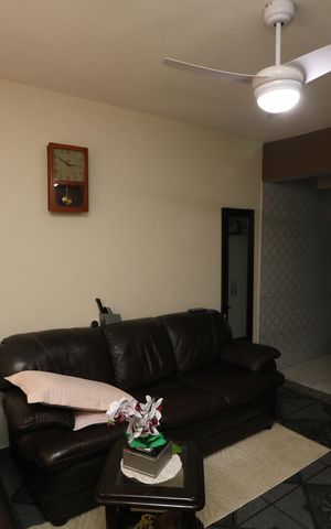Casa à venda com 140m², 2 quartos e 2 vagasSala