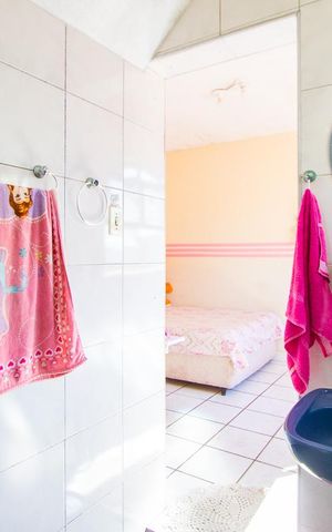 Casa à venda com 209m², 3 quartos e 2 vagas Casa à venda com 209m², 3 quartos e 2 vagasBanheiro da Suíte 1
