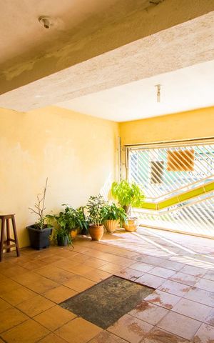 Casa à venda com 209m², 3 quartos e 2 vagas Casa à venda com 209m², 3 quartos e 2 vagasGaragem