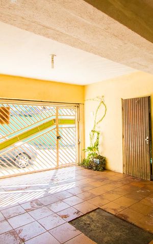 Casa à venda com 209m², 3 quartos e 2 vagas Casa à venda com 209m², 3 quartos e 2 vagasGaragem