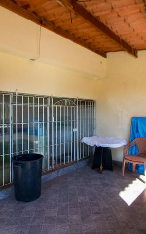 Casa à venda com 209m², 3 quartos e 2 vagas Casa à venda com 209m², 3 quartos e 2 vagasSalão