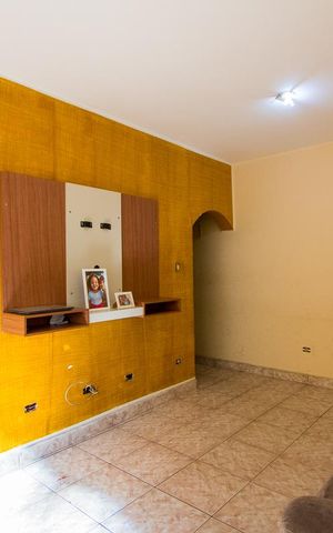 Casa à venda com 209m², 3 quartos e 2 vagas Casa à venda com 209m², 3 quartos e 2 vagasSala