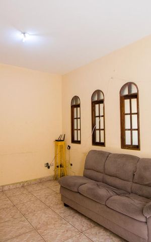 Casa à venda com 209m², 3 quartos e 2 vagas Casa à venda com 209m², 3 quartos e 2 vagasSala