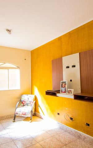 Casa à venda com 209m², 3 quartos e 2 vagas Casa à venda com 209m², 3 quartos e 2 vagasSala