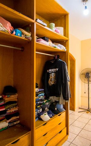 Casa à venda com 209m², 3 quartos e 2 vagas Casa à venda com 209m², 3 quartos e 2 vagasCloset da suíte 2