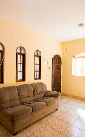 Casa à venda com 209m², 3 quartos e 2 vagas Casa à venda com 209m², 3 quartos e 2 vagasSala