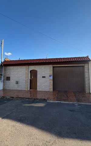 Casa para alugar com 140m², 4 quartos e 1 vagaFachada 