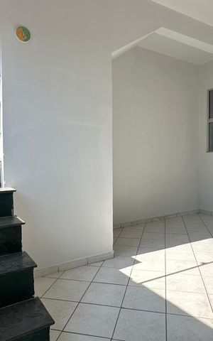 Casa à venda com 69m², 2 quartos e 1 vaga Casa à venda com 69m², 2 quartos e 1 vagaSala