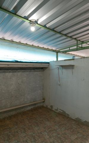 Casa à venda com 290m², 5 quartos e 4 vagas Casa à venda com 290m², 5 quartos e 4 vagasÁrea Externa