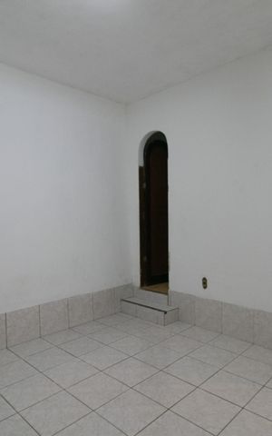 Casa à venda com 290m², 5 quartos e 4 vagas Casa à venda com 290m², 5 quartos e 4 vagasSala 2
