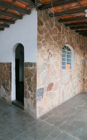 Casa à venda com 290m², 5 quartos e 4 vagas Casa à venda com 290m², 5 quartos e 4 vagasÁrea privativa