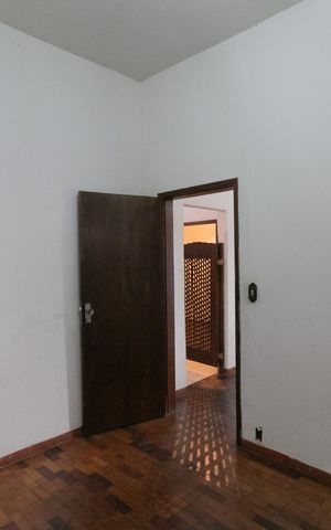 Casa à venda com 290m², 5 quartos e 4 vagas Casa à venda com 290m², 5 quartos e 4 vagasQuarto 3