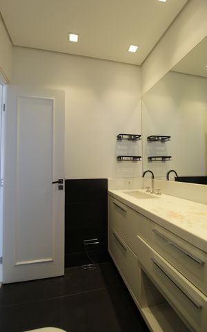 Apartamento à venda com 140m², 1 quarto e 2 vagasBanheiro da Suíte