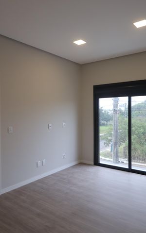 Casa à venda com 142m², 3 quartos e 2 vagasSuíte