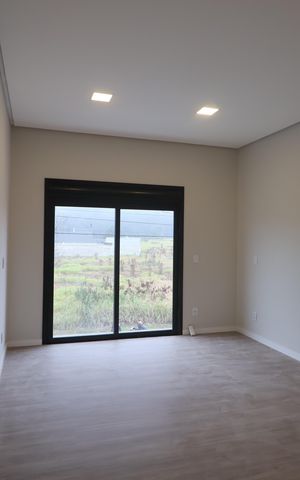 Casa à venda com 142m², 3 quartos e 2 vagasSuíte